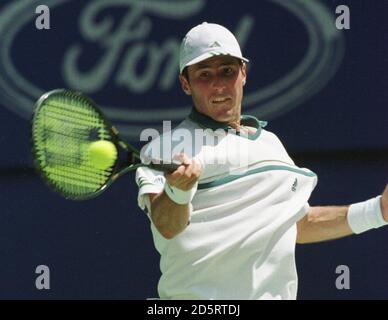 Vincent Spadea degli Stati Uniti contro Andre Agassi degli Stati Uniti. SPADEA ha vinto 6-1, 7-5, 6-7, 6-3. Foto Stock