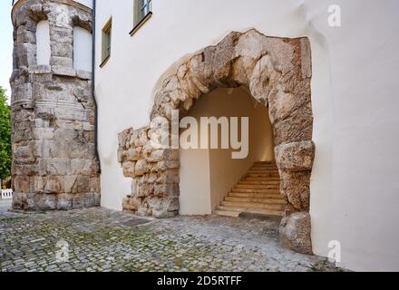 Antica porta romana porta praetoria, Regensburg , Baviera, Germania Foto Stock