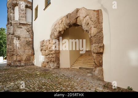 Antica porta romana porta praetoria, Regensburg , Baviera, Germania Foto Stock