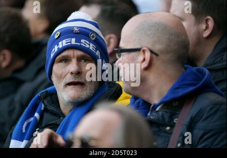 Un fan di Chelsea negli stand durante la partita Foto Stock
