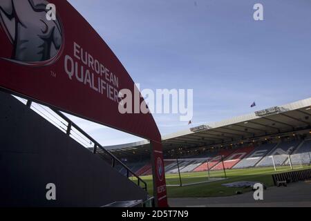 Una vista generale dall'interno di Hampden Park prima del mondo Coppa Qualifyer tra Scozia e Slovenia Foto Stock