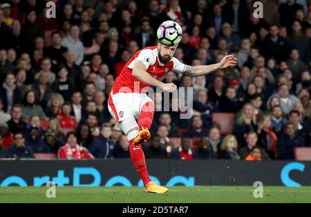 Olivier Giroud di Arsenal segna il terzo obiettivo del suo lato gioco Foto Stock