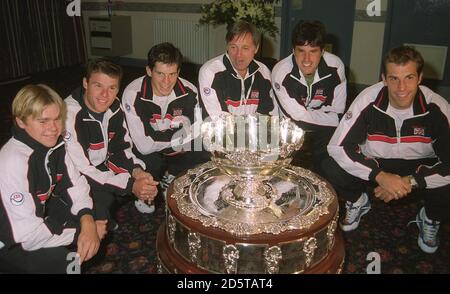 Il team della Gran Bretagna per la Coppa Davis a Birmingham L-R: Mark Hilton, Miles MacLagan, Tim Henman, David Lloyd, Neil Broad, Greg Rusedski Foto Stock