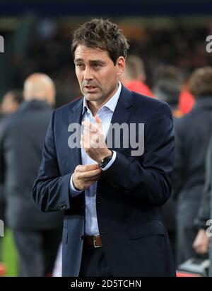 Il capo allenatore di Anderlecht Rene Weiler dopo il fischio finale Foto Stock