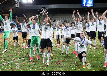 Niklas Stark e i compagni di squadra tedeschi festeggiano con l'UEFA European Trofeo Under-21 Championship Foto Stock