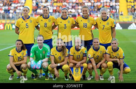 Riga posteriore (sinistra-destra): Svedese Nilla Fischer, lotta Schelin, Linda Sembrant, Fridolina Rolfo, Lisa Dahlkvist fila anteriore (sinistra-destra): Jessica Samuelsson, Hedvig Lindahl, Kosovare Aslani, Caroline Seger, Jonna Andersson, Mimmi Larsson Foto Stock