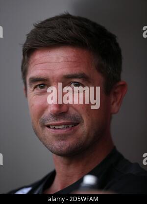 Harry Kewell, direttore della città di Crawley Foto Stock