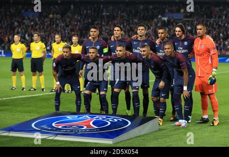 Paris Saint-Germain team group: (Top Row L - R) Emiliano Thiago Silva, Edinson Cavani, Santos Thiago Motta, Aoas Correa Marquinhos, Adrien Rabiot e Alphonse areola (bottom Row L - R) Junior Neymar, da Silva Dani Alves, layvin Kurzawa, Marco Verratti e Kylian Mbappé-Lottin Foto Stock