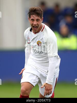 COME Roma Andrea Marcucci festeggia segnando il suo primo gol al fianco del gioco dal punto di penalità Foto Stock