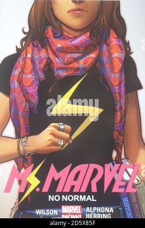 Copertina comica di MS Marvel con un supereroe musulmano Foto Stock