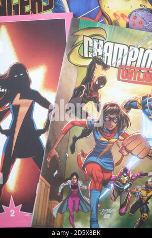 Copertina comica di MS Marvel con un supereroe musulmano Foto Stock