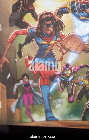 Copertina comica di MS Marvel con un supereroe musulmano Foto Stock