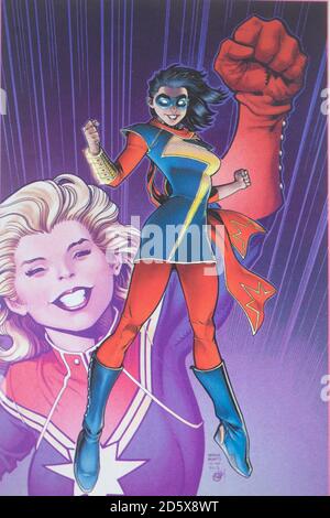 Copertina comica di MS Marvel con un supereroe musulmano Foto Stock