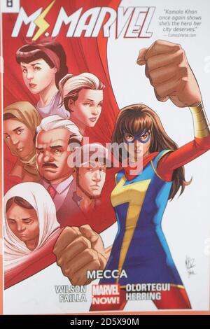 Copertina comica di MS Marvel con un supereroe musulmano Foto Stock