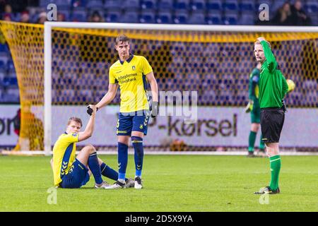 Brondby, Danimarca. 8 dicembre 2019. Andreas Maxso (5) e Sigurd Rosted (4) di Broendby SE visto durante il 3F Superliga match tra Broendby IF e FC Midtjylland al Brondby Stadium. (Photo credit: Gonzales Photo - Thomas Rasmussen). Foto Stock