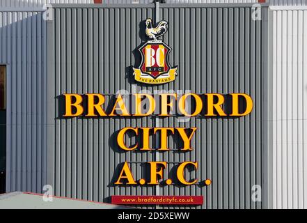 La segnaletica dello stadio di Bradford City prima della partita Foto Stock