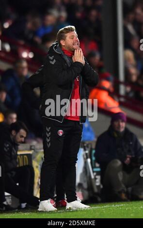 Karl Robinson, direttore di Charlton Athletic, reagisce Foto Stock