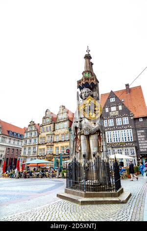 Statua di Roland nella piazza del mercato di Brema, Brema, Germania Foto Stock