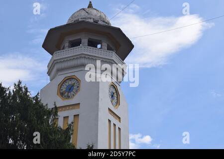 Vista sul Ghanta Ghar, la torre dell'orologio di Kathmandu, Nepal Foto Stock