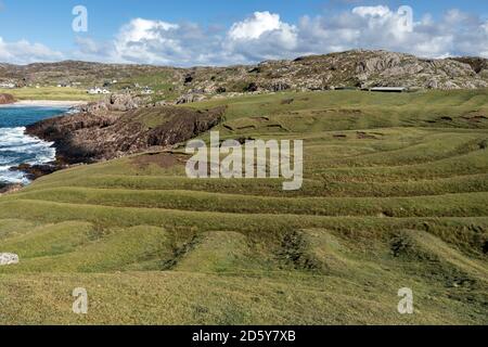 Abanded Run-RIG Strips, un sistema precoce di proprietà e coltivazione del terreno visibile a Clachtold, Assynt, NW Highlands, Scozia, Regno Unito Foto Stock