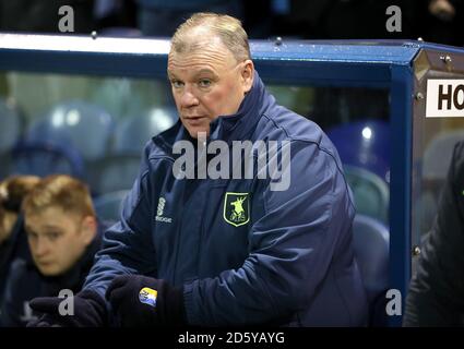 Mansfield Town manager Steve Evans prima del gioco Foto Stock