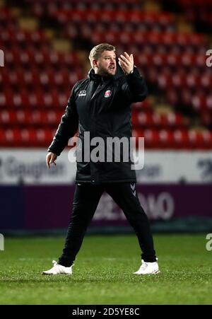 Il manager di Charlton Athletic Karl Robinson reagisce dopo il fischio finale Foto Stock