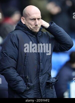 Il direttore della lettura Jaap Stam prima del calcio d'inizio Foto Stock