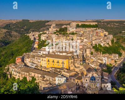 L'Italia, in Sicilia, in provincia di Ragusa, Ragusa, vista di Ragusa Ibla, Val di Noto Foto Stock