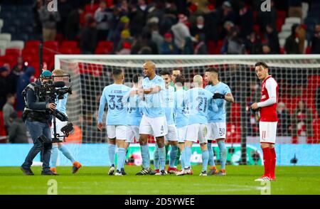 Vincent Kompany di Manchester City festeggia dopo il fischio finale Foto Stock