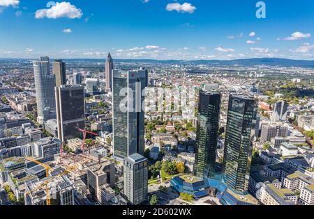 Germania, Francoforte, vista sulla città con il quartiere finanziario dalla torre principale Foto Stock