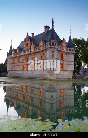Francia, Azay-le-Rideau, vista sul Castello d'Azay-le-Rideau Foto Stock