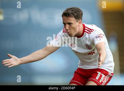 Accrington Stanley Sean McConville celebra il terzo gol del suo fianco del gioco Foto Stock