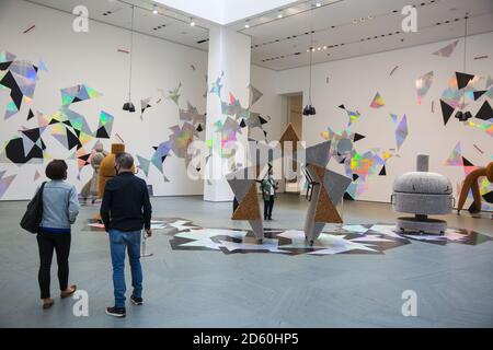 Installazione "maniglie" di Haegue Yang commissionata da MoMA. Museo di Arte moderna, New York City. ` Foto Stock