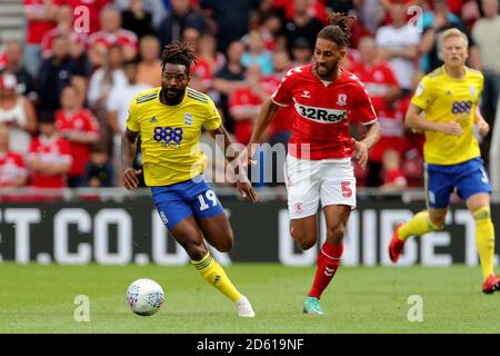 Jacques Maghoma di Birmingham e Ryan Shotton di Middlesbrough in azione Foto Stock