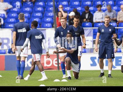 I giocatori di Ipswich Town si riscaldano prima del gioco Foto Stock