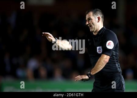 Arbitro della corrispondenza Tim Robinson Foto Stock