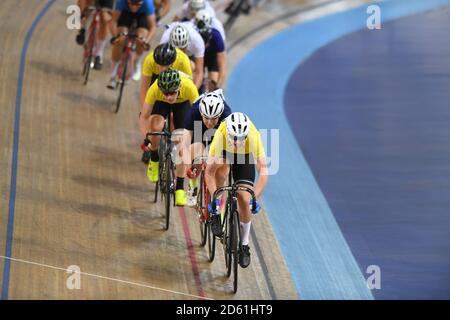 La finale principale di Scratch Race Boys al Derby Velodrome, Derby Arena Foto Stock