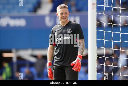 Il portiere di Everton Jordan Pickford si sta riscaldando prima del gioco Foto Stock