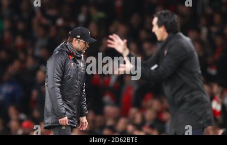 Jurgen Klopp (a sinistra), manager di Liverpool, appare espulso Foto Stock