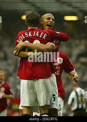 OLE Gunnar Solskjaer celebra il punteggio per Manchester United Foto Stock