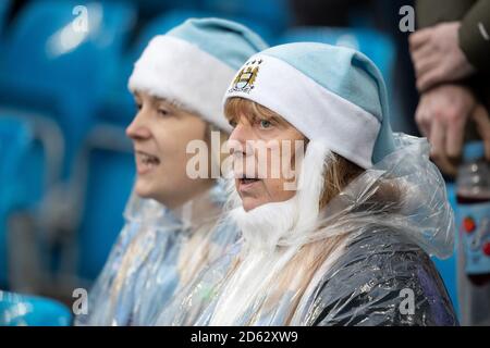 Manchester City tifosi in stand prima della partita contro Palazzo di cristallo Foto Stock