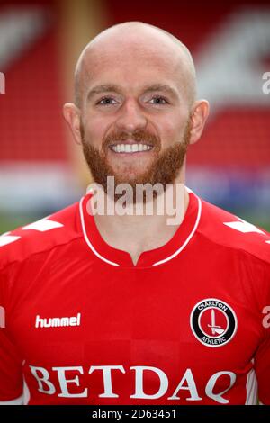 Nuovo Charlton Athletic firma Jonny Williams Foto Stock