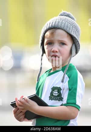 Plymouth Argyle tifoso prima del gioco Foto Stock