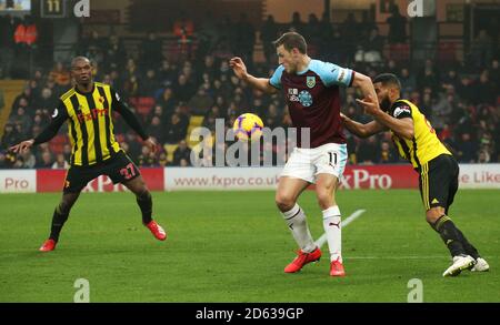 Chris Wood di Burnley (centro) in azione Foto Stock