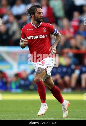 File Foto: Danny Fox a sottoporsi a cure mediche prima di passare a Wigan Athletic. Nottingham Forest's Danny Fox ... Nottingham Forest contro Birmingham City - Sky Bet Championship - City Ground ... 25-08-2018 ... Nottingham ... REGNO UNITO ... Il credito fotografico dovrebbe essere: Nigel French/EMPICS Sport. Riferimento unico N. 38211848 ... Foto Stock