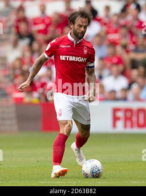 File Foto: Danny Fox a sottoporsi a cure mediche prima di passare a Wigan Athletic. Nottingham Forest's Danny Fox ... Nottingham Forest v Reading - Sky Bet Championship - City Ground ... 11-08-2018 ... Nottingham ... REGNO UNITO ... Il credito fotografico dovrebbe essere: Paul Harding/EMPICS sport. Riferimento unico N. 39210502 ... Foto Stock