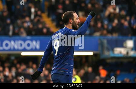 Il Gonzalo Higuain di Chelsea festeggia il punteggio del quarto gol del suo fianco il gioco Foto Stock