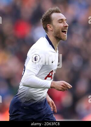 Christian Eriksen di Tottenham Hotspur festeggia il suo secondo gol del gioco Foto Stock