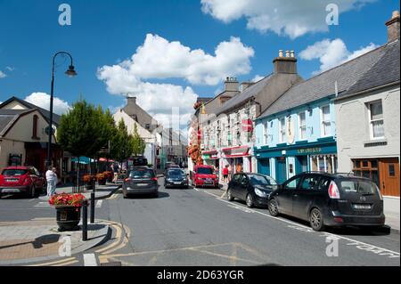 Vista generale della strada principale R703 Graiguenamanagh, County Kilkenny, Leinster, Repubblica d'Irlanda Foto Stock