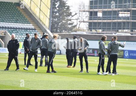 I giocatori di Charlton Athletic arrivano a terra Foto Stock